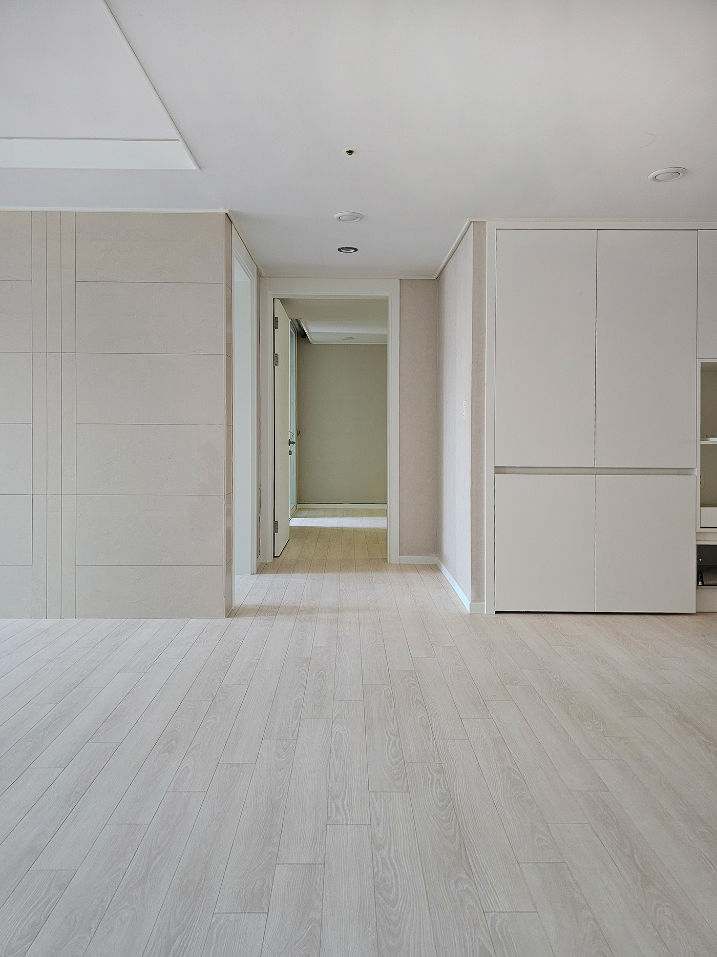 Palau White